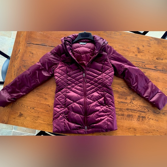 The North Face Women’s Small Aconcagua Hooded Down Coat - Picture 1 of 4